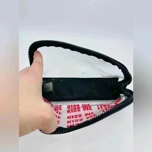 Victoria's Secret Cosmetic's Make-up Bag Clear - Picture 3 of 6